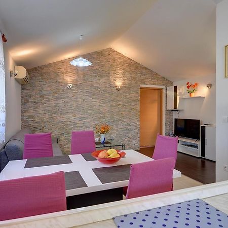 Holiday Home Jasminka Medulin Bagian luar foto