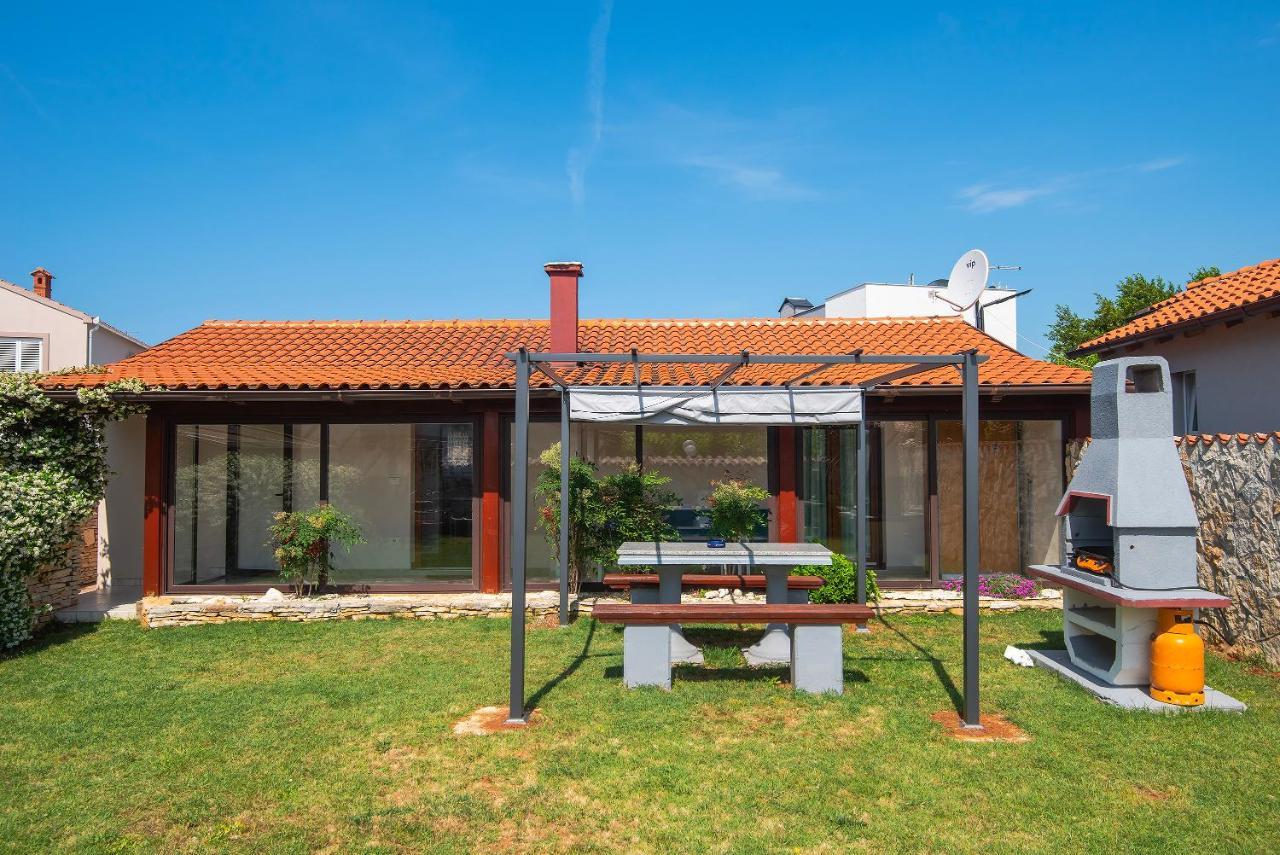 Holiday Home Jasminka Medulin Bagian luar foto