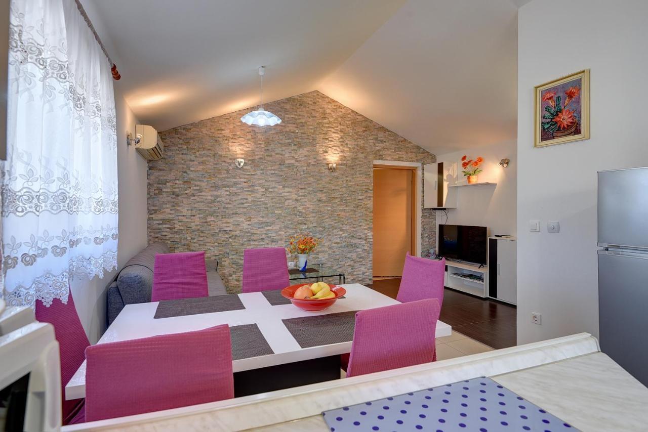 Holiday Home Jasminka Medulin Bagian luar foto