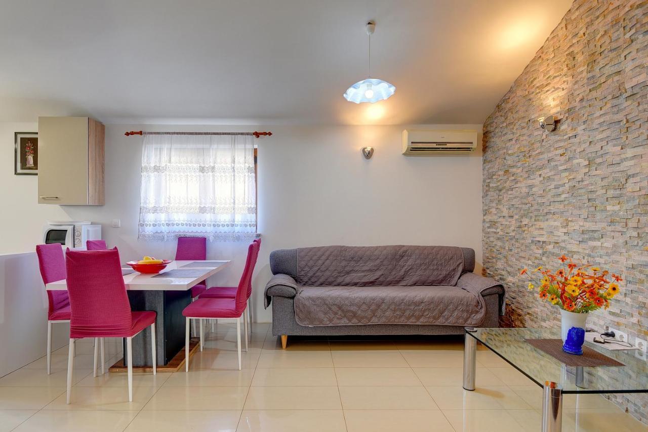 Holiday Home Jasminka Medulin Bagian luar foto