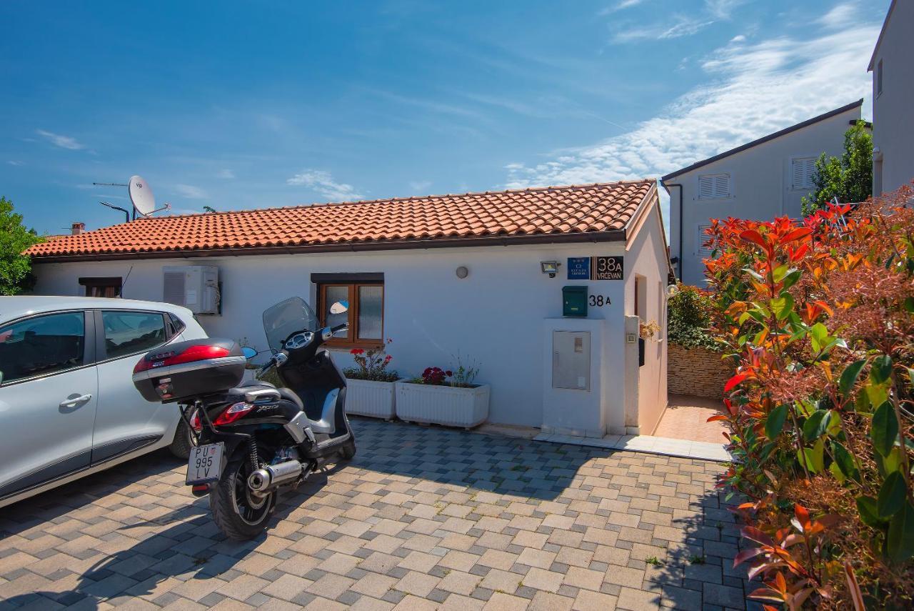 Holiday Home Jasminka Medulin Bagian luar foto